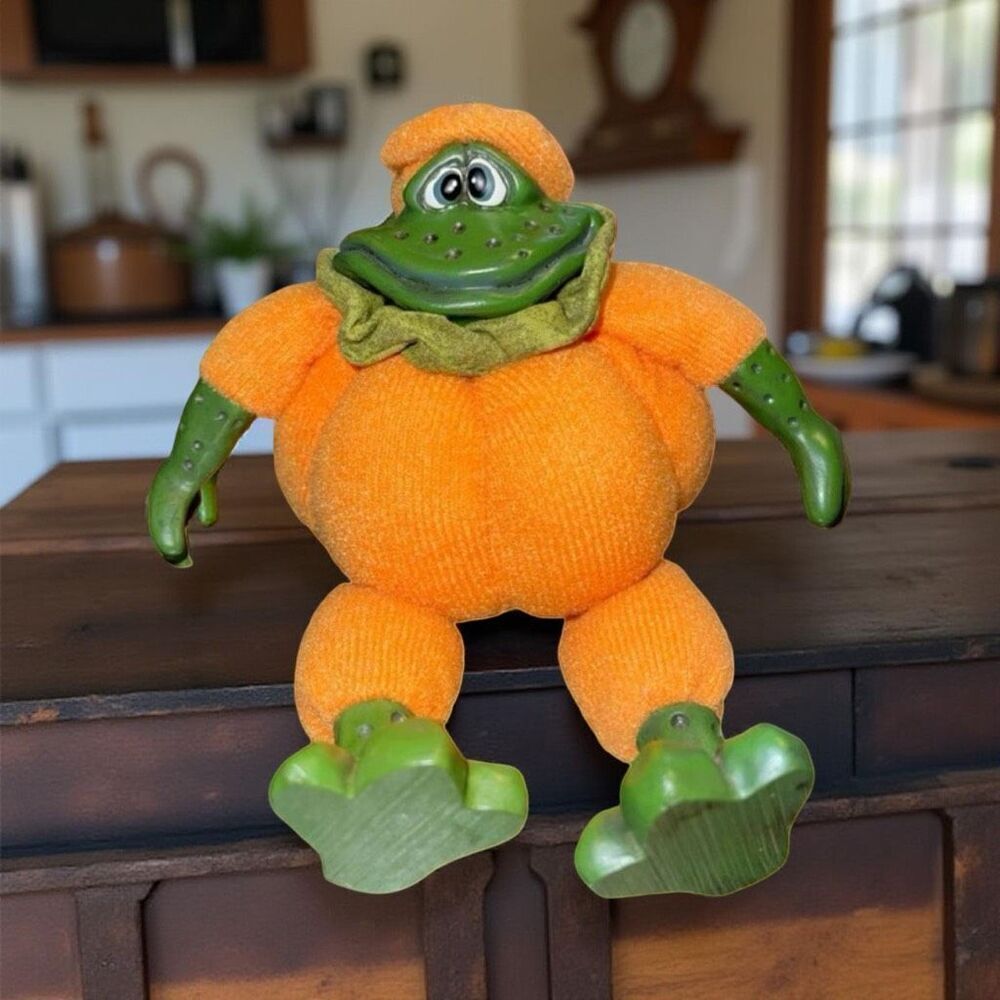 NWOT RUSS The Country Folks Li'l Treaters "Jack-O-Leaper" Pumpkin Frog